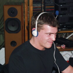 CC-NikoFrag2001_800_010.jpg