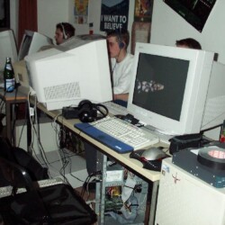 LAN2001_024_800.jpg