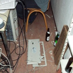 LAN2001_053_800.jpg