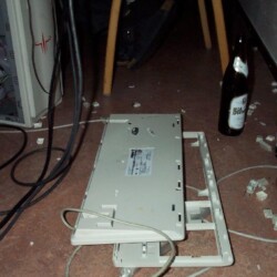 LAN2001_054_800.jpg